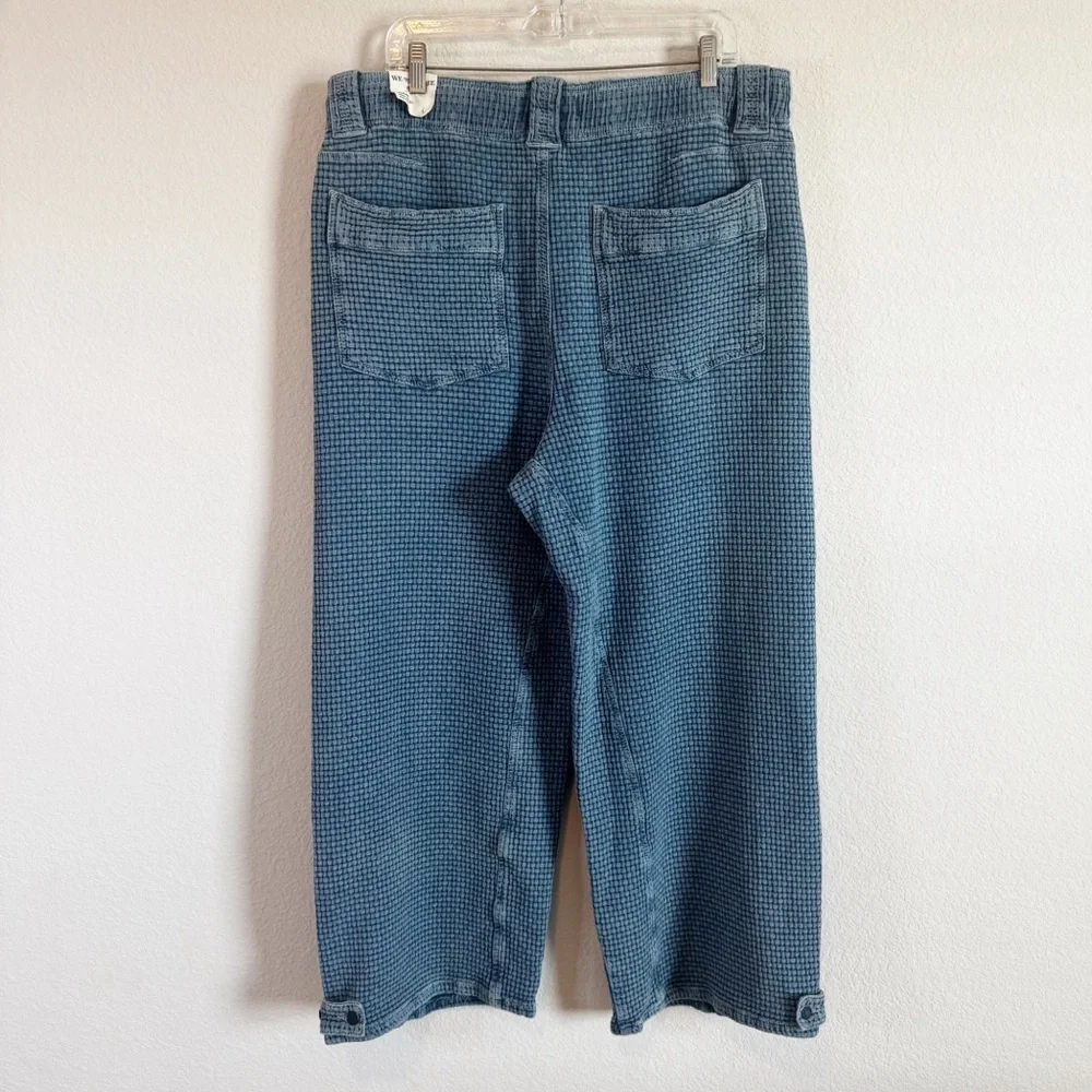 Free People We The Free Washed Away Textured Pull On Boyfriend
Jeans Size Large - Picture 8 of 14